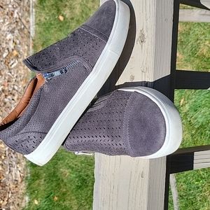 Alexa Slip On Sneaker Dark Gray size 8